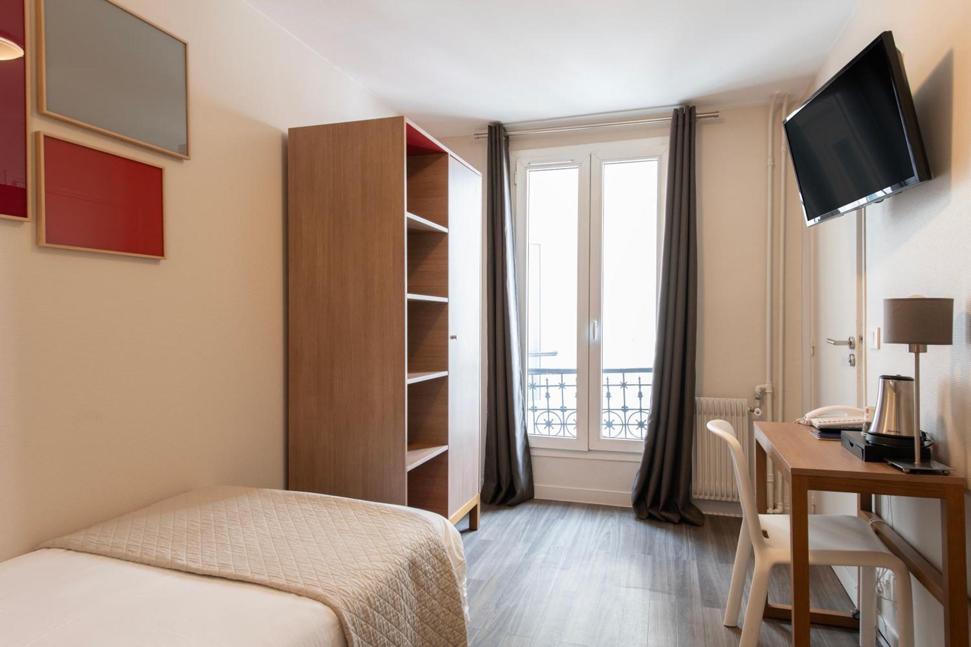 Est Hotel Париж Екстериор снимка